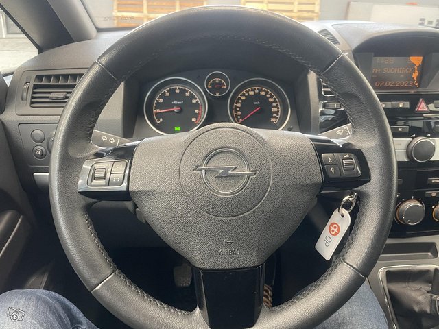 Opel Zafira 16