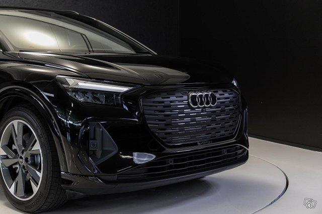 Audi Q4 E-tron 4