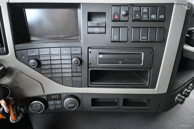 Volvo FM330 4x2 7,7m X 2,7m Euro6 19