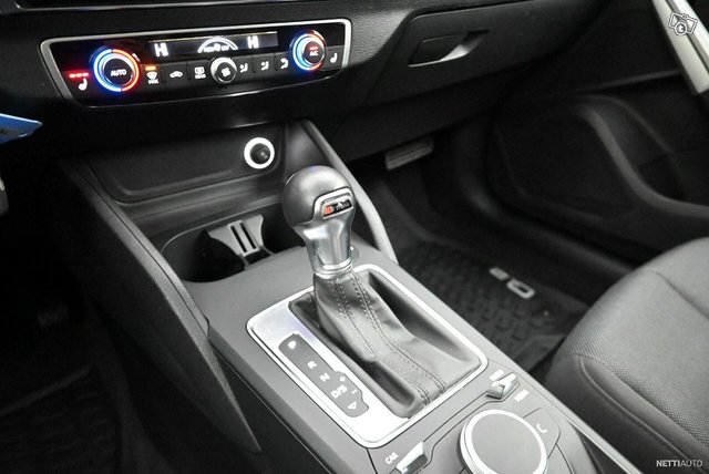 Audi Q2 10