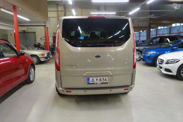 Ford Tourneo Custom 5