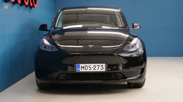 Tesla MODEL Y 2