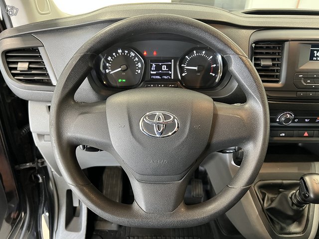 Toyota Proace 6