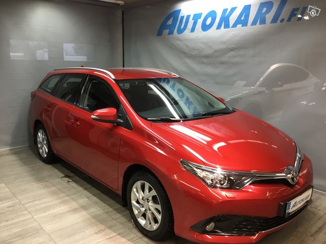 TOYOTA Auris 1