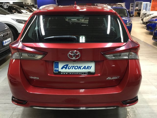 TOYOTA Auris 6