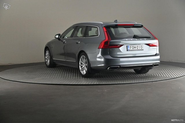 Volvo V90 2