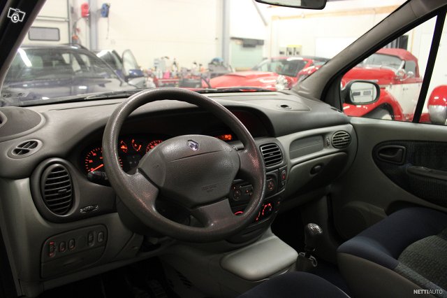 Renault Scenic 8