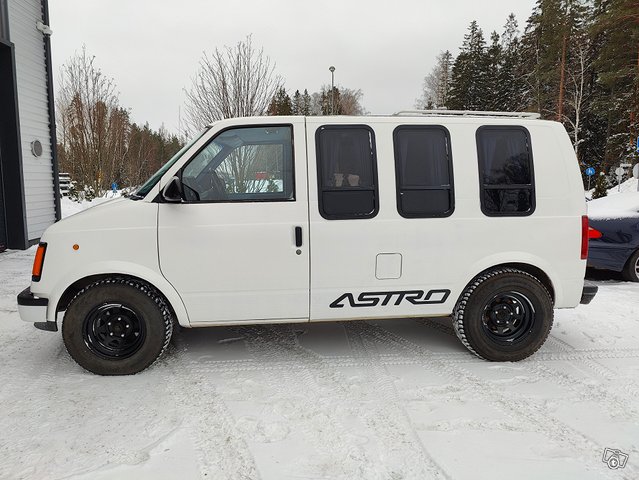 Chevrolet Astro 2