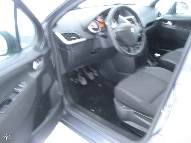 Peugeot 207 7