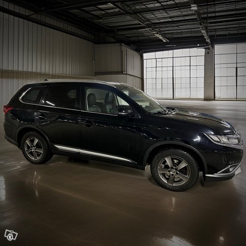 Mitsubishi Outlander 3