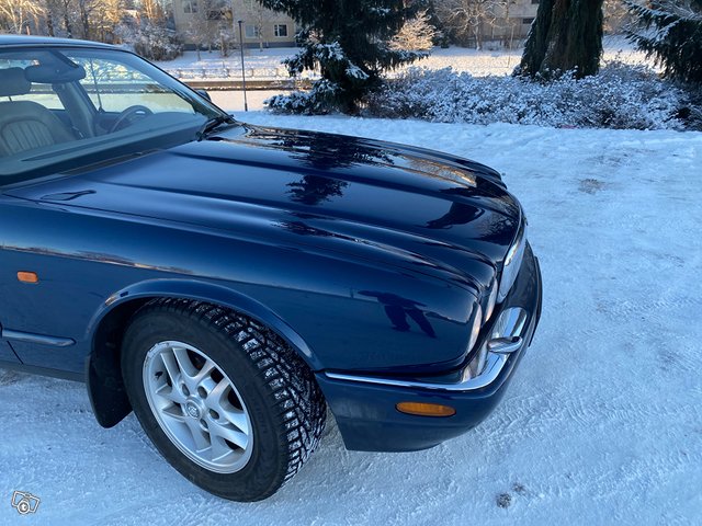 Jaguar XJ 3