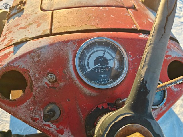 Massey Ferguson 35 traktori - VIDEO - rekisterissä 22