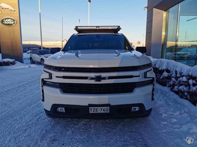 Chevrolet Silverado 4