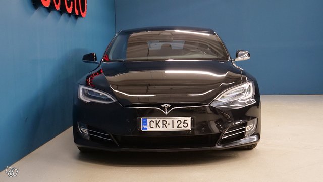 Tesla MODEL S 2