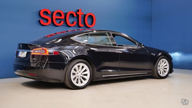 Tesla MODEL S 3