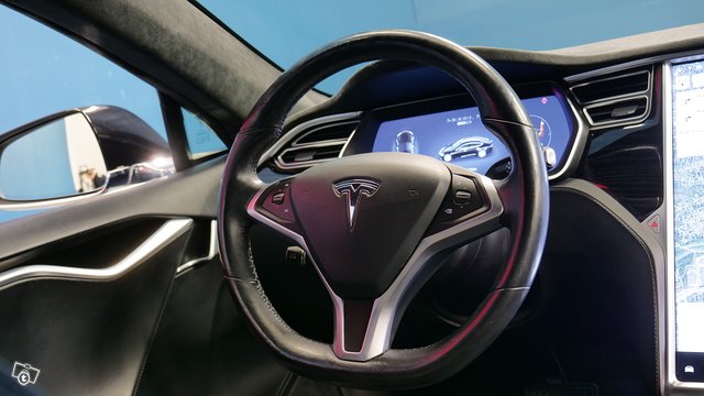 Tesla MODEL S 6