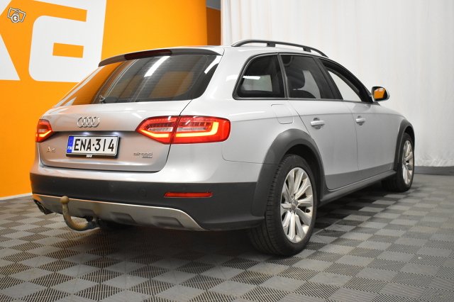 Audi A4 ALLROAD 8