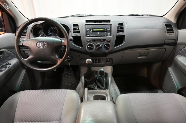 Toyota Hilux 15
