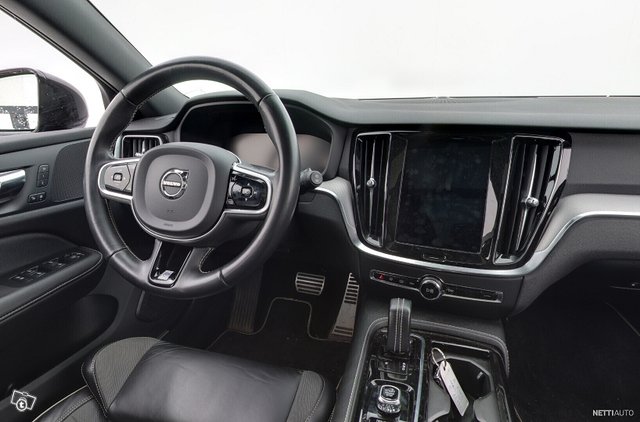 Volvo V60 8