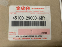 Suzuki GSX-R , 45100-29G00-6BY Penkki