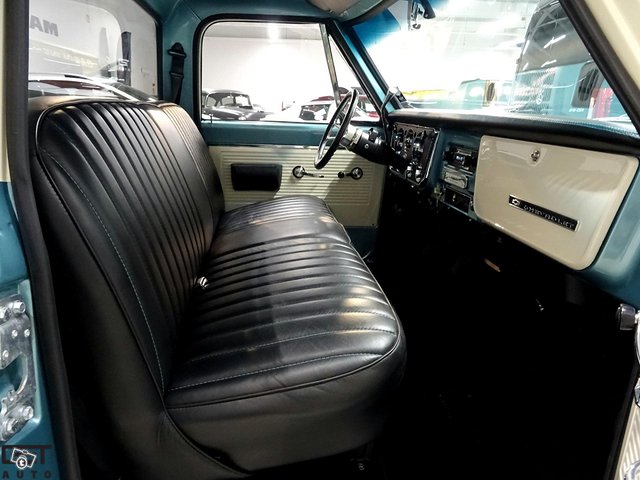 Chevrolet C10 21