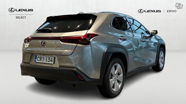 Lexus UX 5