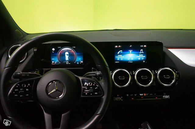 Mercedes-Benz B 12