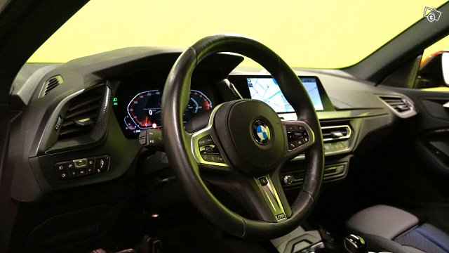 BMW 218 8