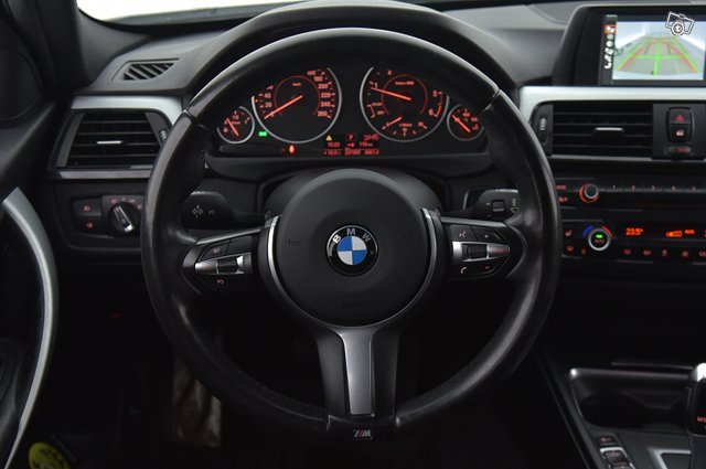 BMW 320 23
