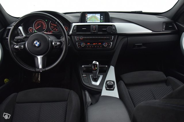 BMW 320 24