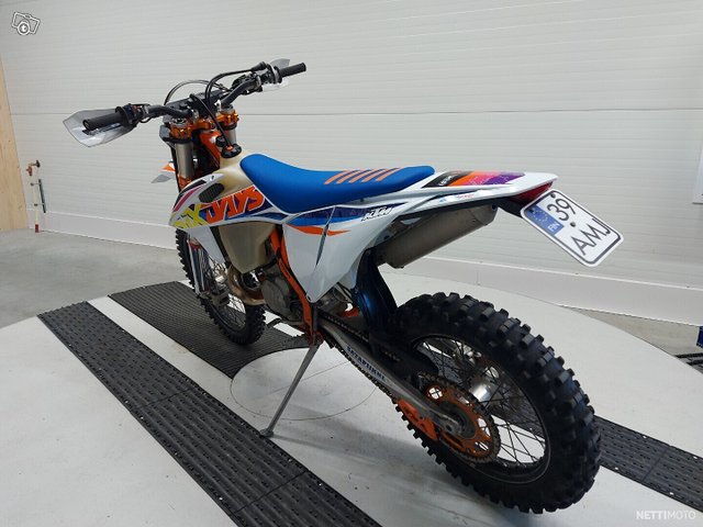 KTM 300 9