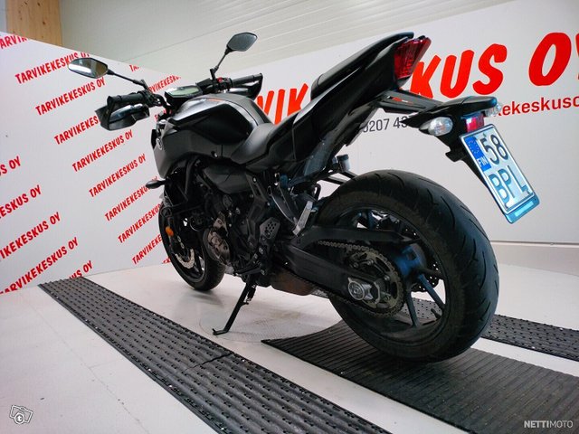 Yamaha MT-07 8