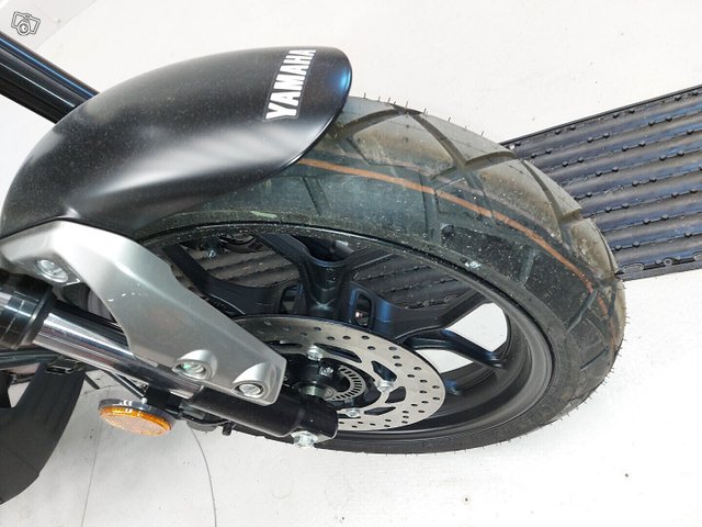 Yamaha XSR 16