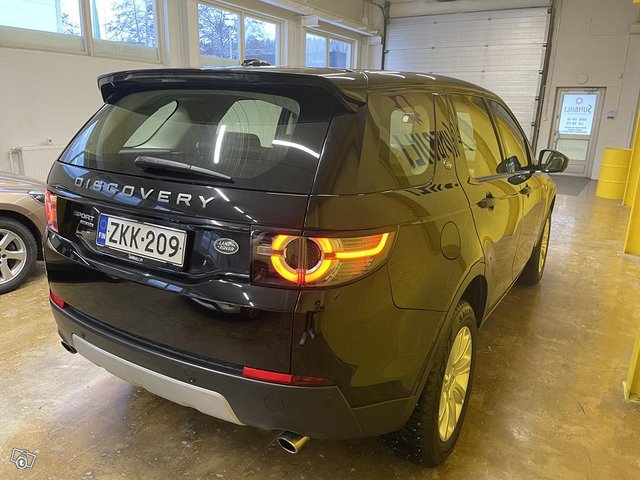 Land Rover Discovery Sport 11