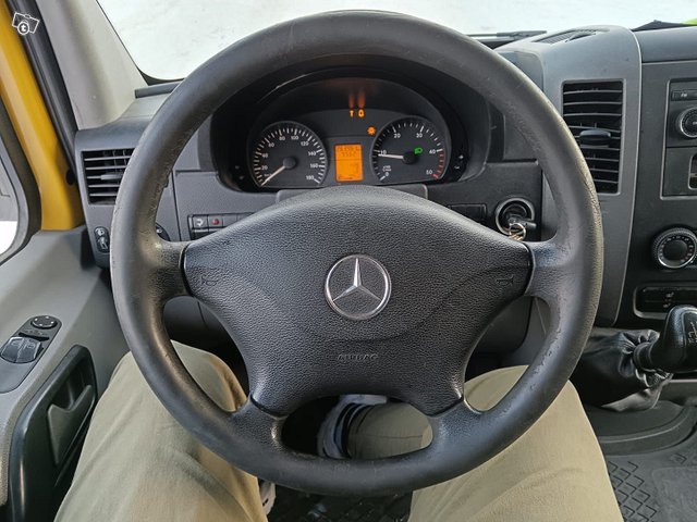 Mercedes-Benz Sprinter 11