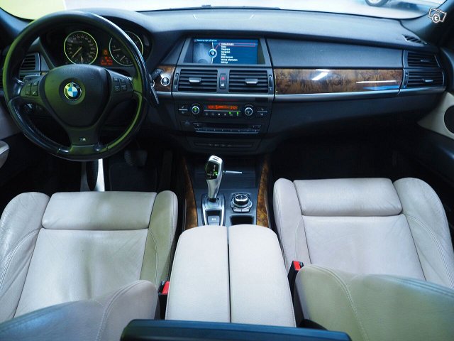 BMW X5 9