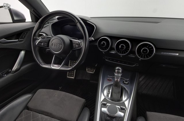 Audi TTS 11