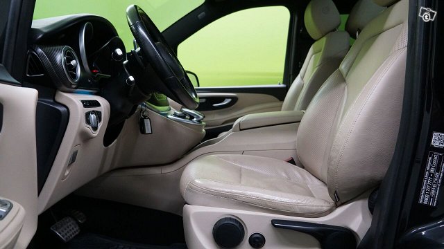 Mercedes-Benz V 9