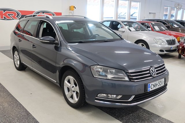 VOLKSWAGEN Passat 3