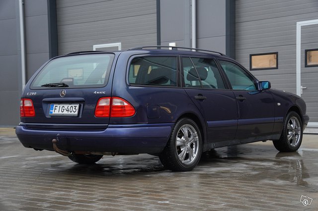 Mercedes-Benz E 280 13