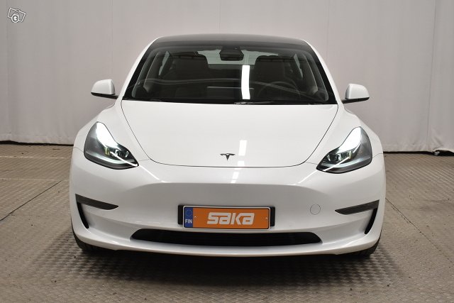 Tesla Model 3 2