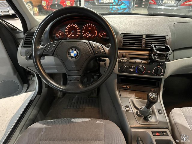 BMW 318 5