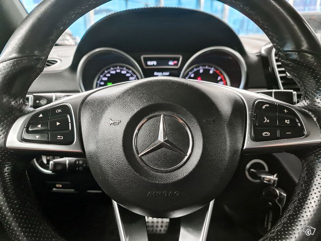 Mercedes-Benz GLE 9