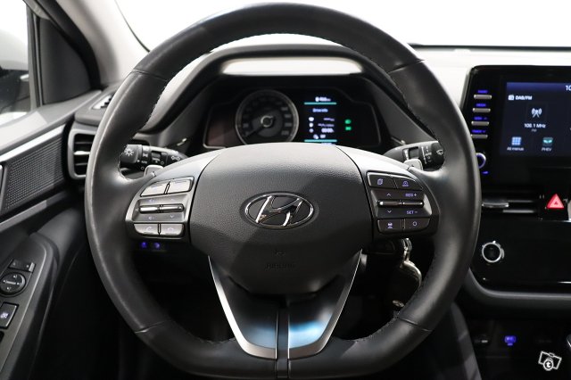 Hyundai IONIQ Hybrid 10