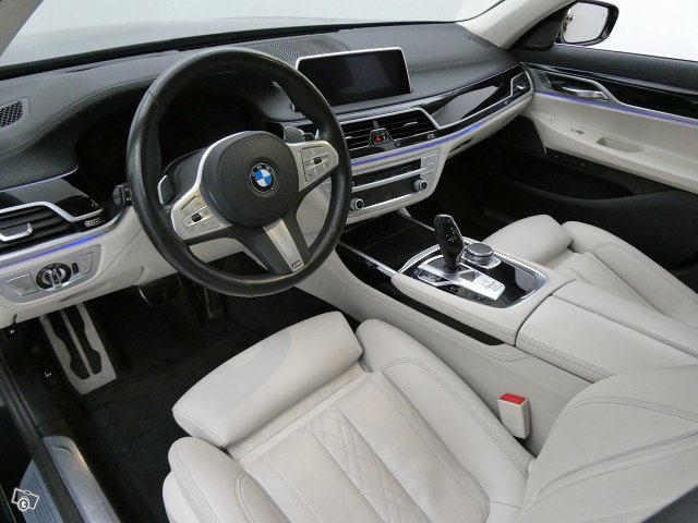 BMW 745 12