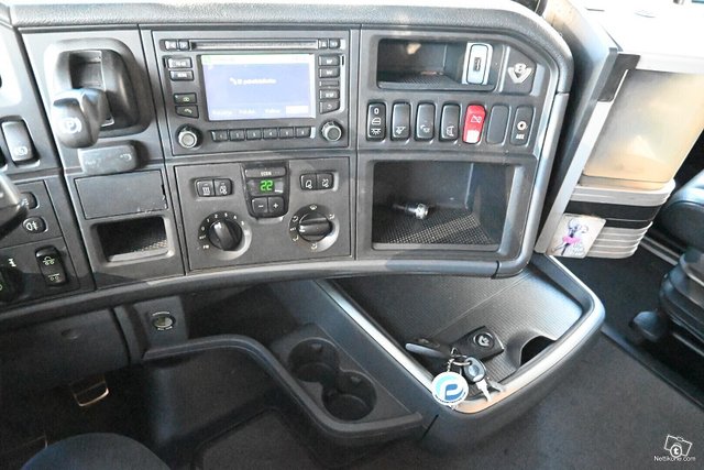 Scania R560 6x2 ADR V8 13