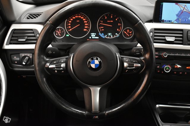 BMW 330 16