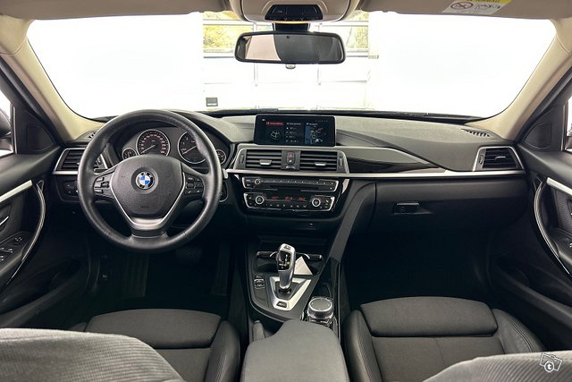BMW 3-SARJA 8