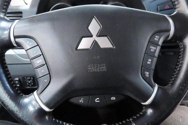 Mitsubishi Pajero 16