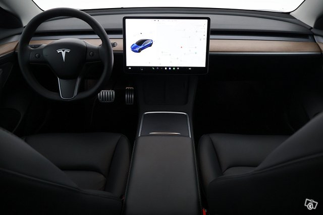 Tesla Model 3 18
